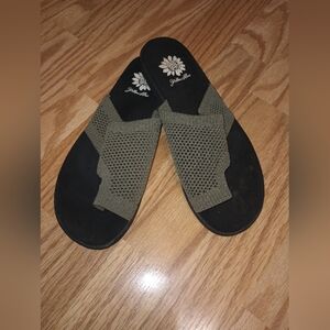 Yellow Box Crochet Top Sandals. Olive Green. Women's 7